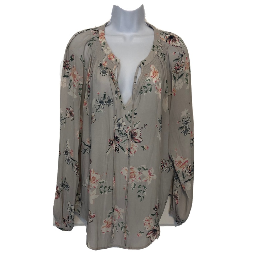 Torrid flowy long sleeve pale gray floral print blouse top